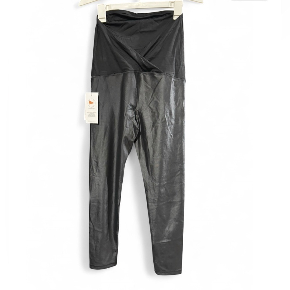 Size Medium Isabel Maternity Black active high gloss leggings for pregnancy